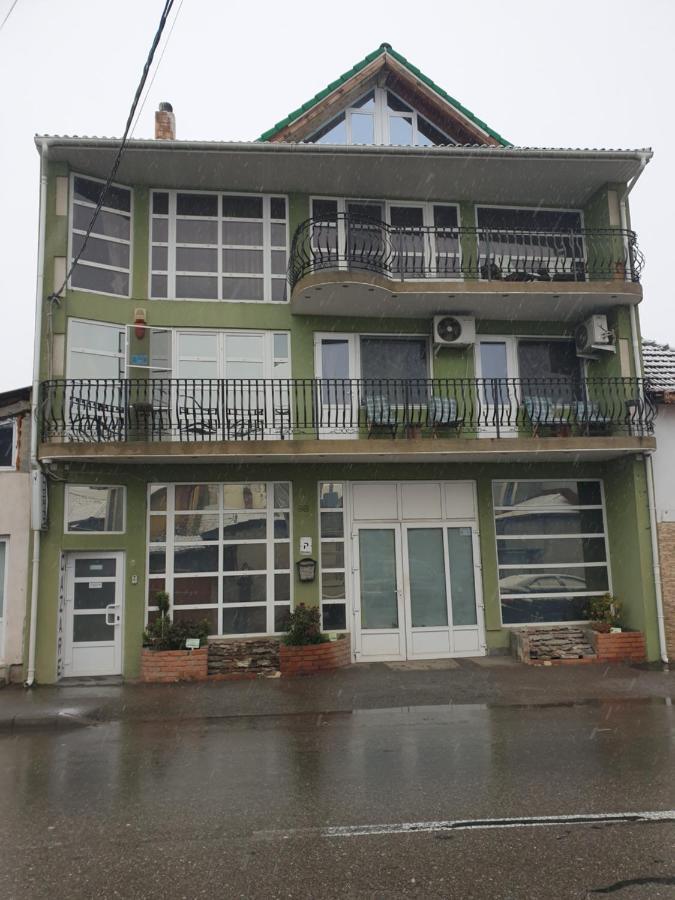 Sc Afitos Srl Hostel Ντρομπέτα-Τούρνου Σεβερίν Εξωτερικό φωτογραφία