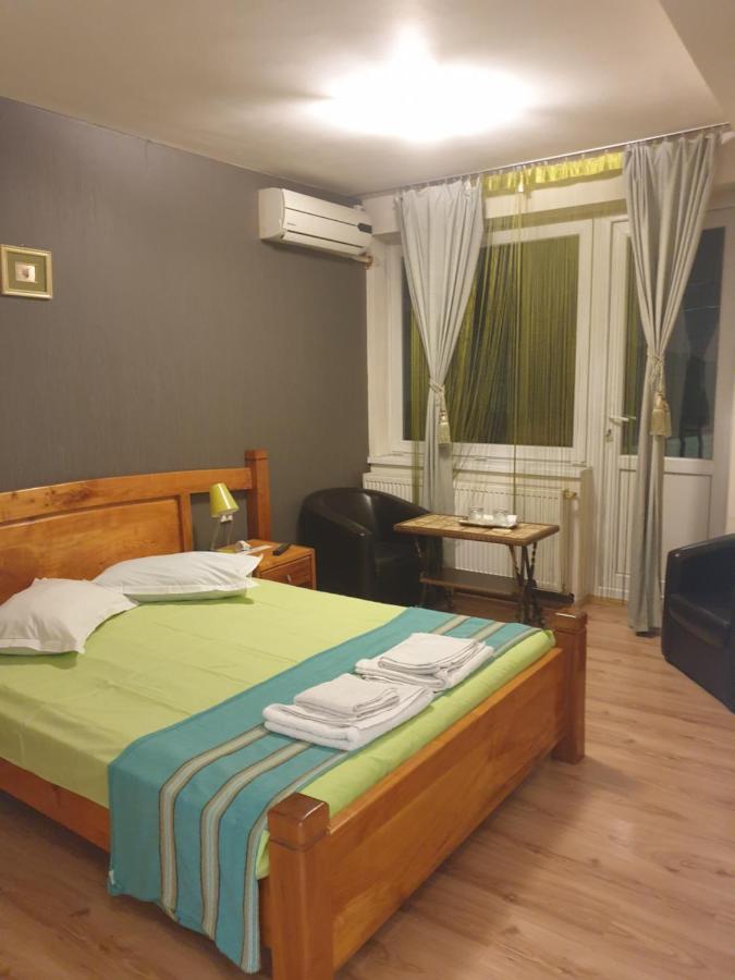 Sc Afitos Srl Hostel Ντρομπέτα-Τούρνου Σεβερίν Εξωτερικό φωτογραφία